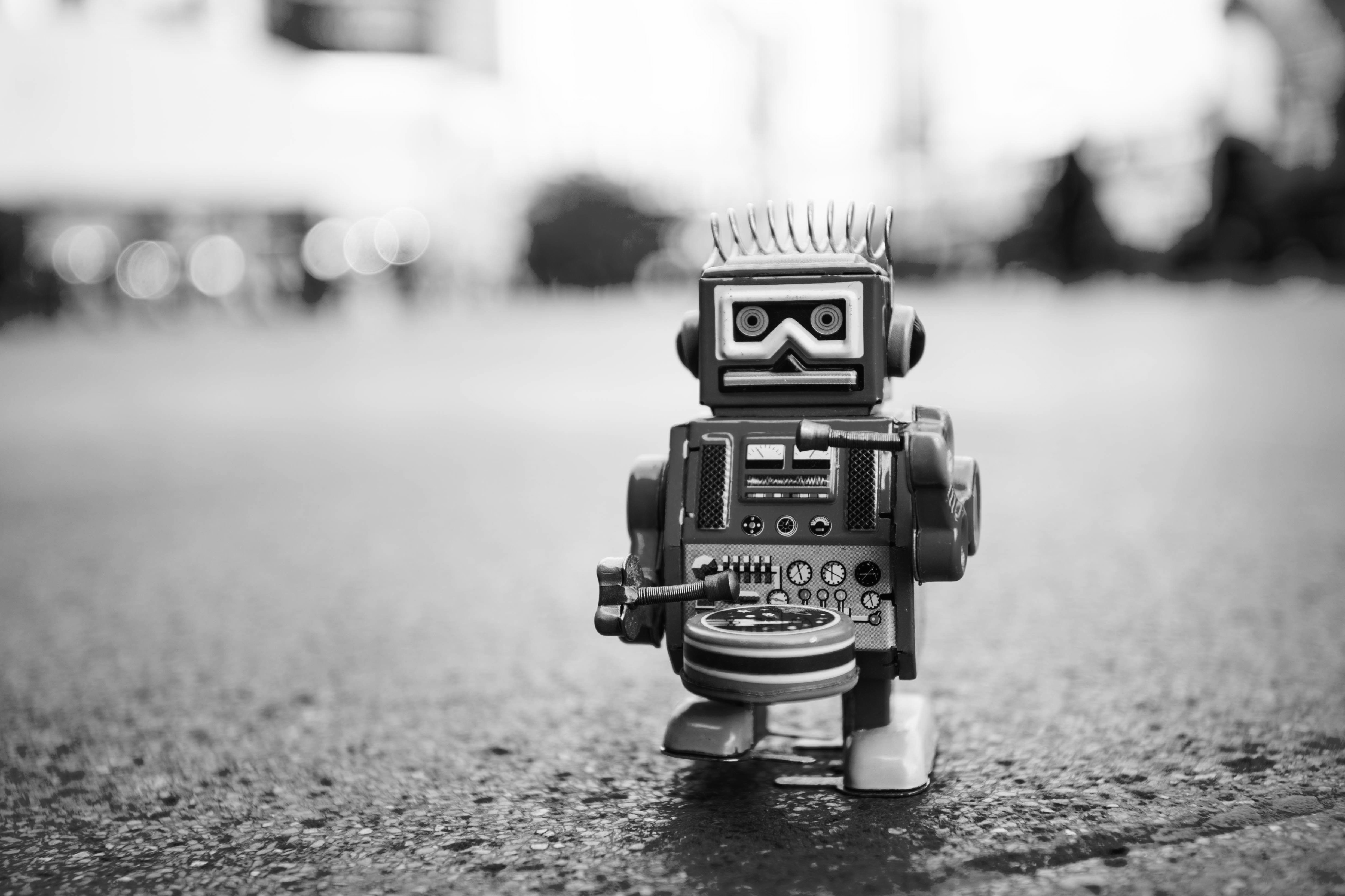 Nothing new under the sun: artificial intelligence, rise of the bots and parallels with company law